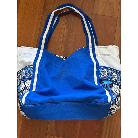 Matching Large Vera Bradley Tote Bags - Picture 3 of 7